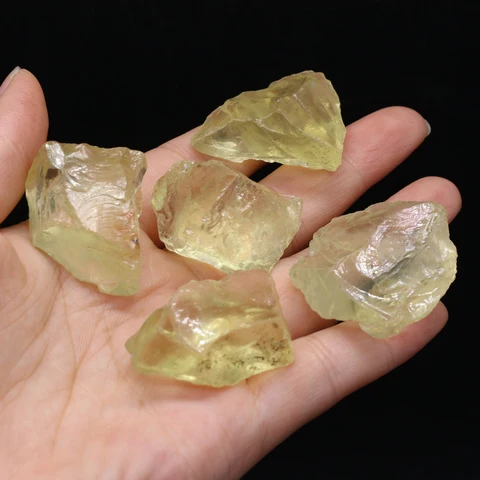 Натуральный цитрин  для декора 1 шт.