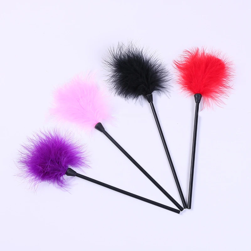 SM из искусственной кожи кнут с хлопушкой и откидным клапаном на ягодицах