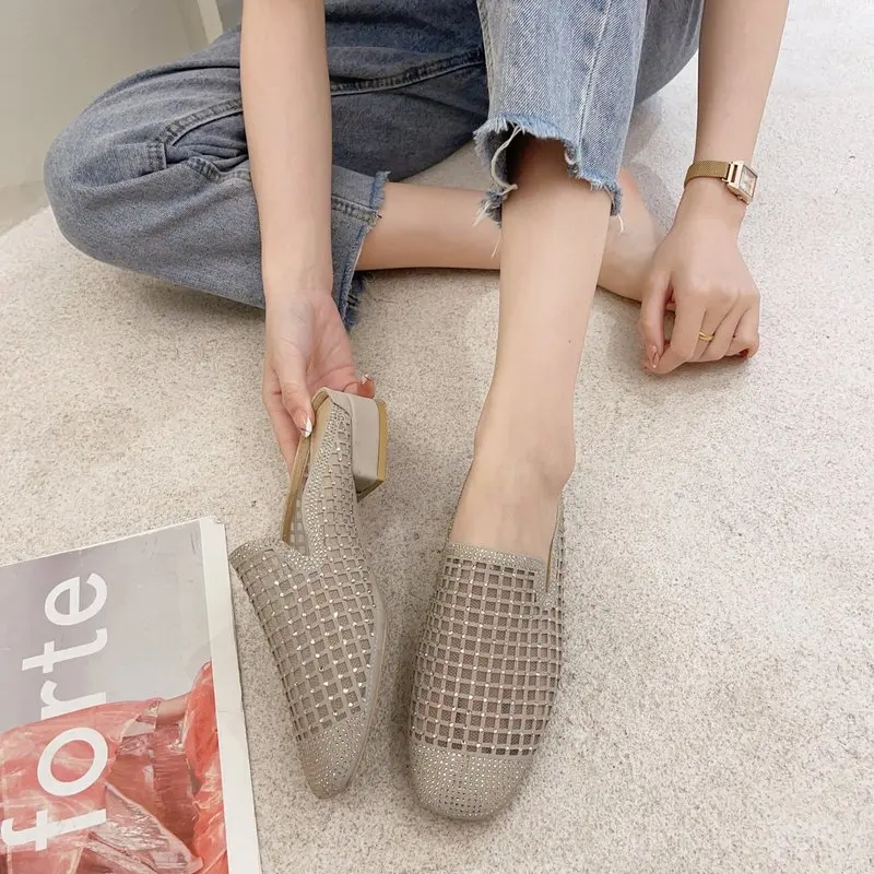 

Shoes Cover Toe Woman's Slippers Female Mule Fretwork Heels Square heel Luxury Slides Low 2021 Mules Block Designer Flat Soft PU