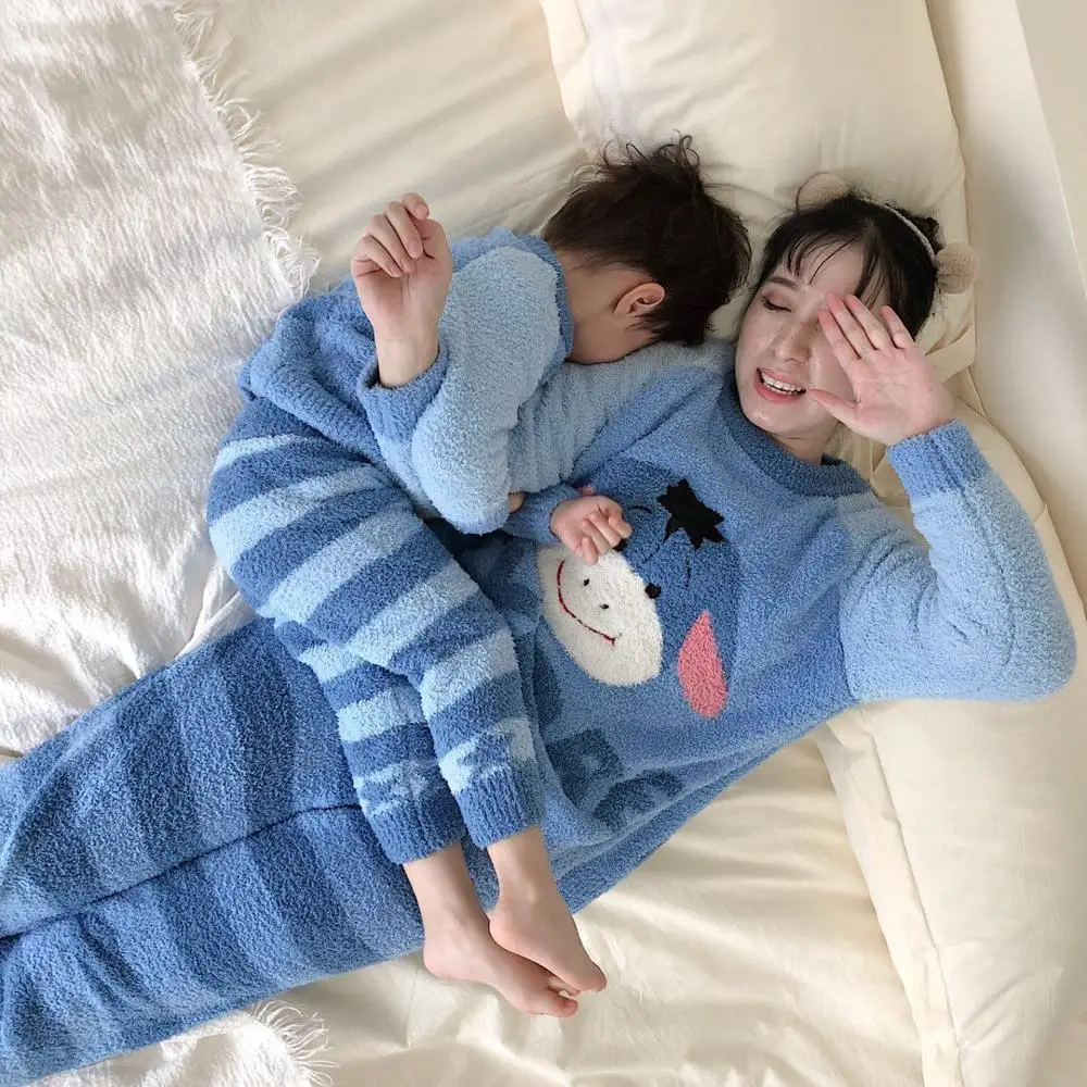 

2020 зимняя трикотажная пижама с изображением медведя свинки, Аниме Костюмы, вязаные пижамы для взрослых, для мамы и ребенка