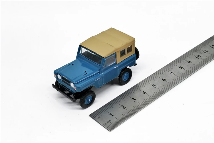 Зеленый светильник 1:64 1968 Nissan Patrol boutique игрушечные машинки из сплава для детей