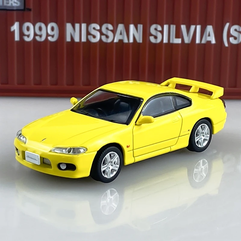 

DieCast Master 1:64 Nissa Silvia S15 Yellow Simulation Model Car