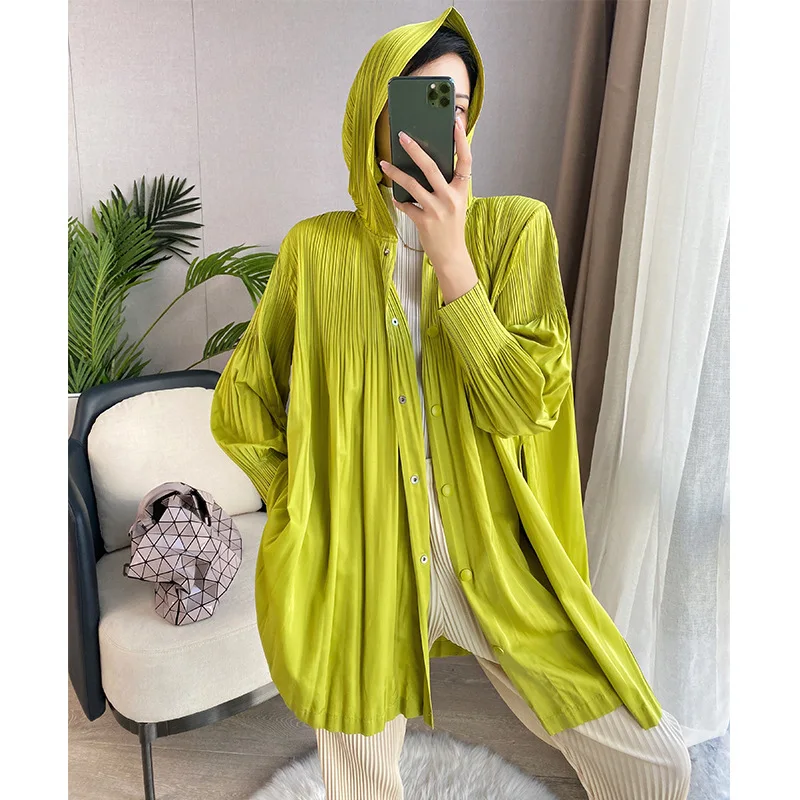 

Miyake pleated trench coat women's early autumn retro hooded cardigan thin section sunscreen jacket women's mid-length