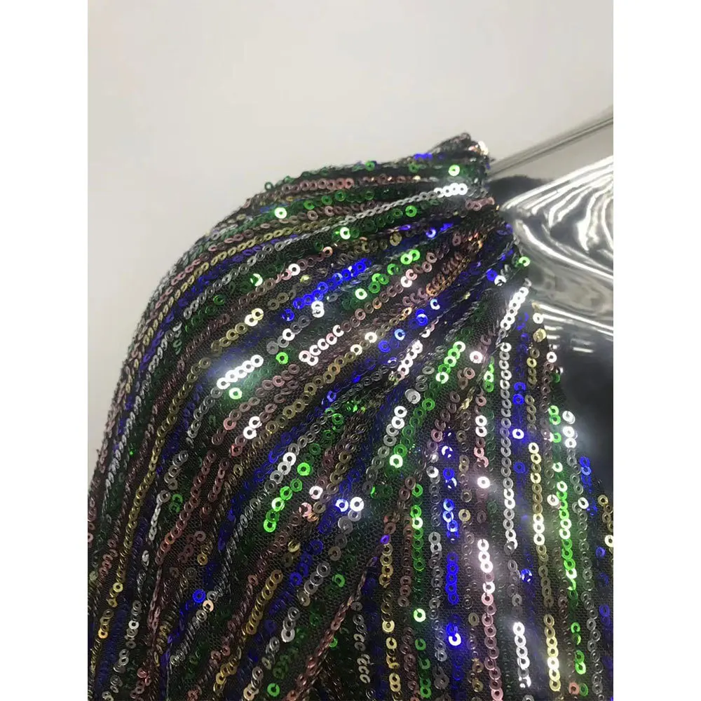 Женское платье средней длины классическое в африканском стиле расшитое