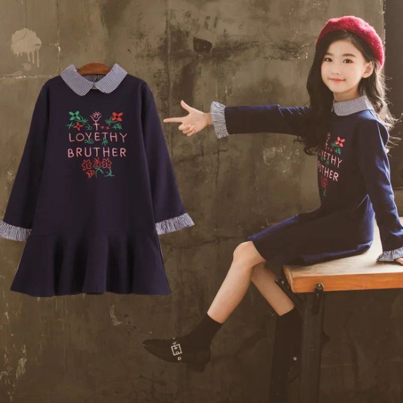 

Платье детское летнее с цветочным принтом, длинным рукавом и вышивкой