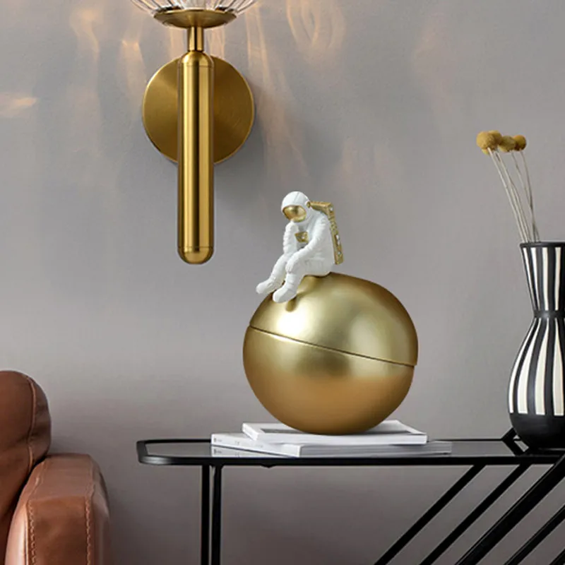 

Cartoon astronaut sculpture multifunctional tissue box cylinder family decoration accessories bedroom desktop storage box