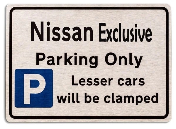 

Персонализированная эксклюзивная парковка Nissan, только Малый автомобиль будет зажат, графический жестяной знак, Постер для дома, пабов и бар...
