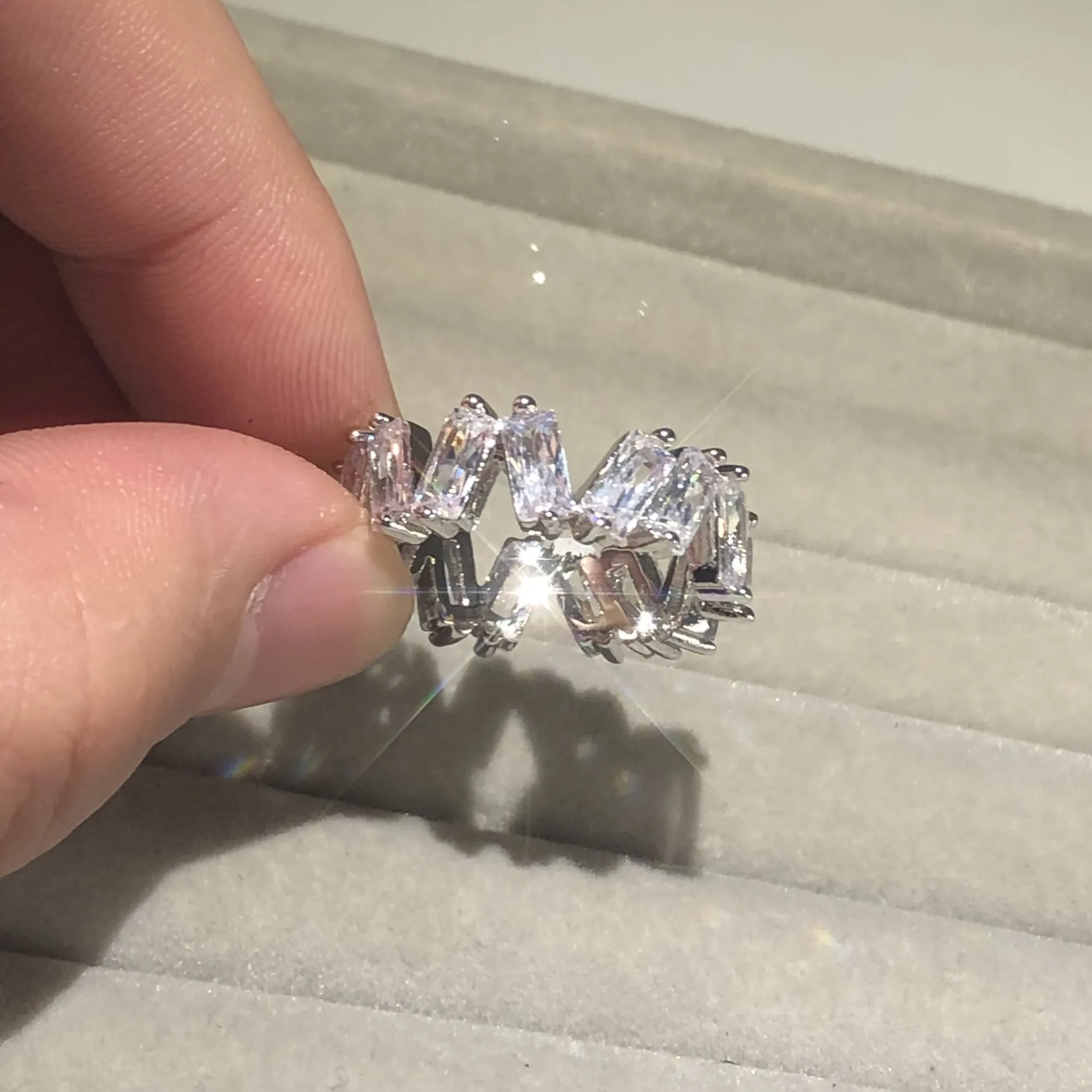 Новые 925 серебряные кольца для женщин неправильный массив изумруд имитация