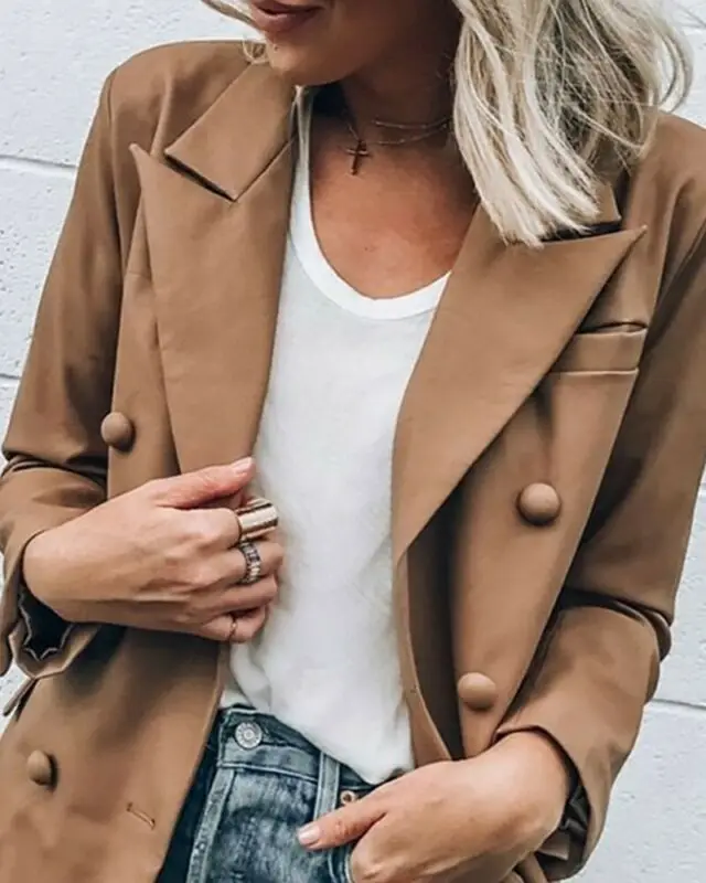 Женская шерстяная куртка с отложным воротником однотонная длинная облегающая из