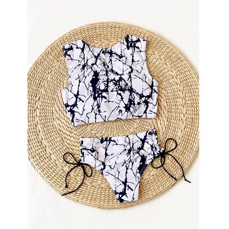 Новинка 2021 комплект бикини на бретелях-спагетти черные и белые купальники с