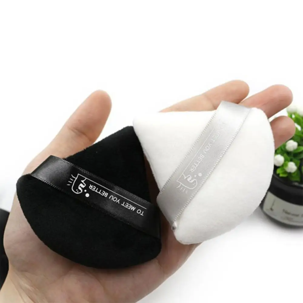 

1 PCS Black White Triangle Velvet Powder Cosmetics Puff Mini Sponge Make Up Tool for Face Makeup Soft Sponge Base Powder Puffs