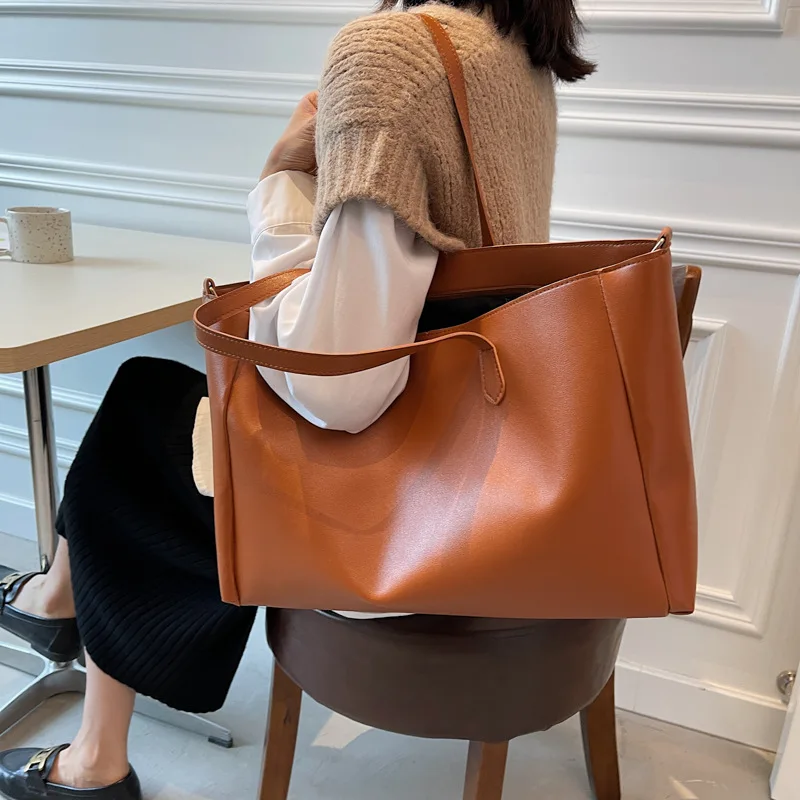 

Новая модная нишевая текстурная сумка для подмышек, осенняя сумка-мессенджер через плечо, вместительная сумка-тоут, женская сумка 2021, сумки ...