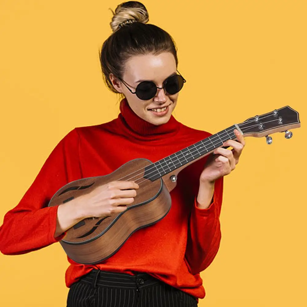 21 дюйм Гавайская четырехструнная маленькая гитара из красного дерева игровой