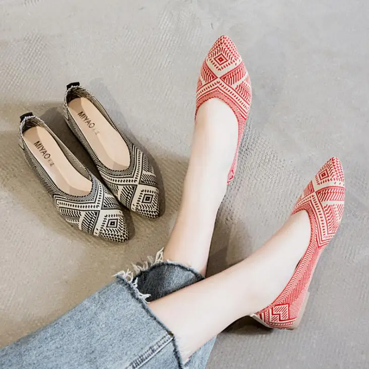 

Women Vulcanized Shoes High Quality Women Sneakers Slip On Flats Shoes Women Loafers Plus Size 42 Walking Flat