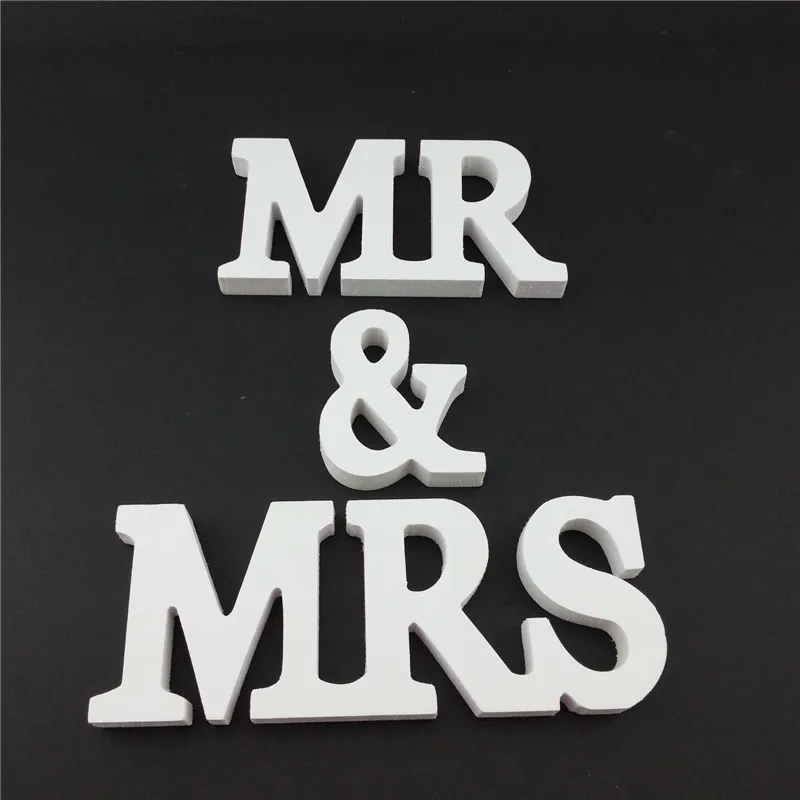 

1 Set English Letters Mr and Mrs Decoration Props Wedding Valentine's Day Decorative Guide Card Photography Props