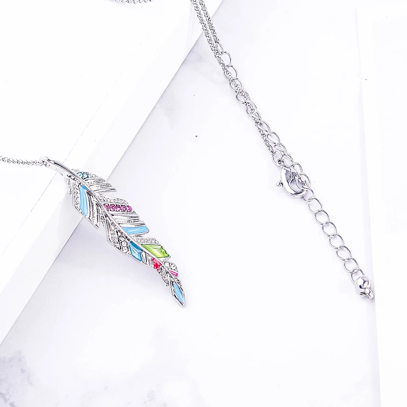 Уникальный разноцветный кристалл Смола Имитация пера листья кулон ожерелье для