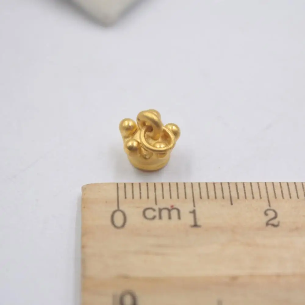 Однотонная Подвеска из желтого золота 24 К подвеска в виде маленькой короны 3D вес 0