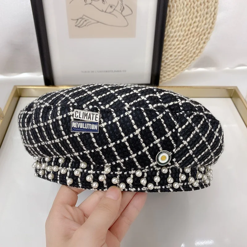 

2020 New Grid Pearl Beret Fashion Brand Slyte Letter C Badge Pin Winter and Autumn For Woman