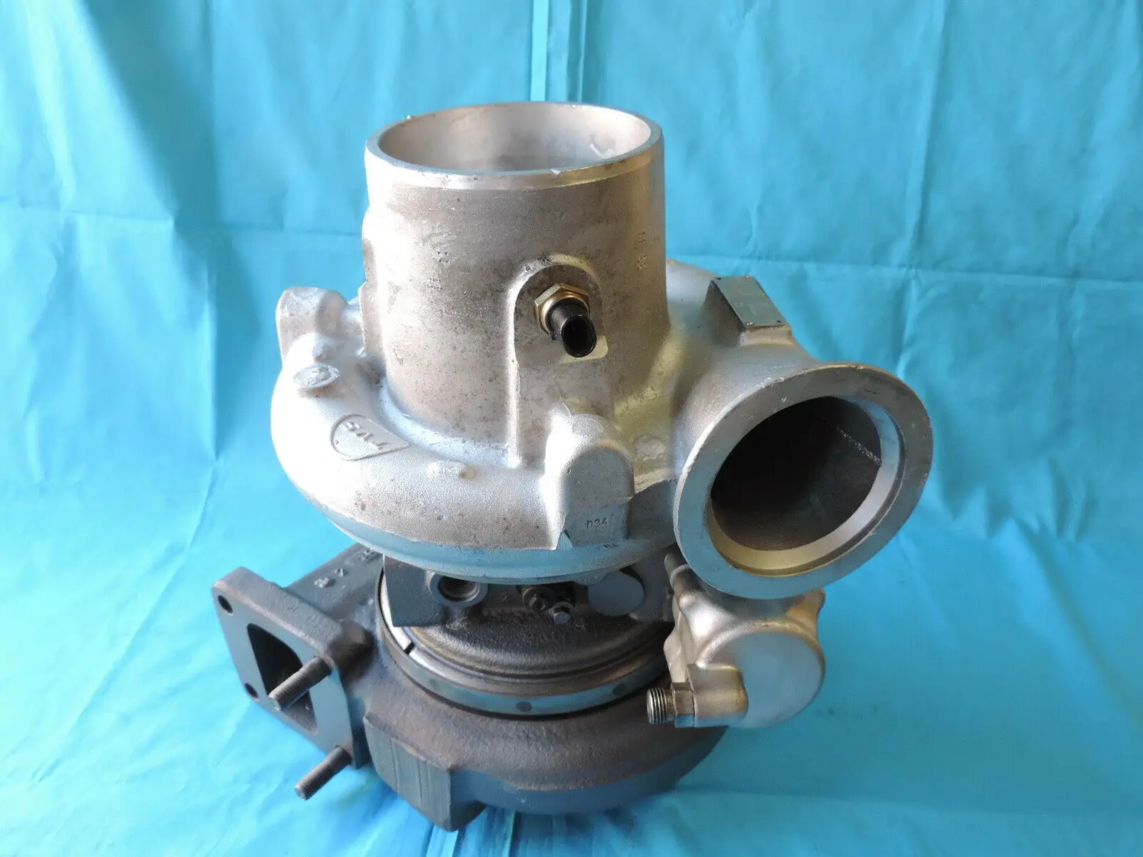 

Cummins ISX QSX15 Engine Holset Genuine HE551V 3786264 Turbo Turbocharger