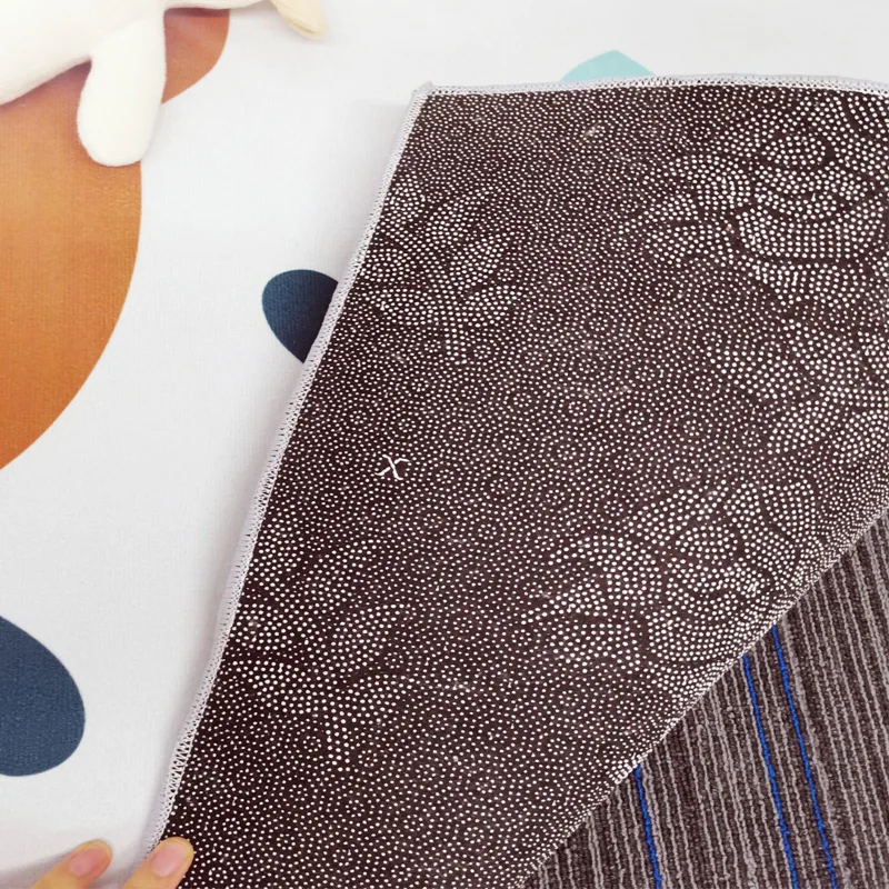 Ковер в скандинавском стиле с милыми сердечками и медведем детский нескользящий