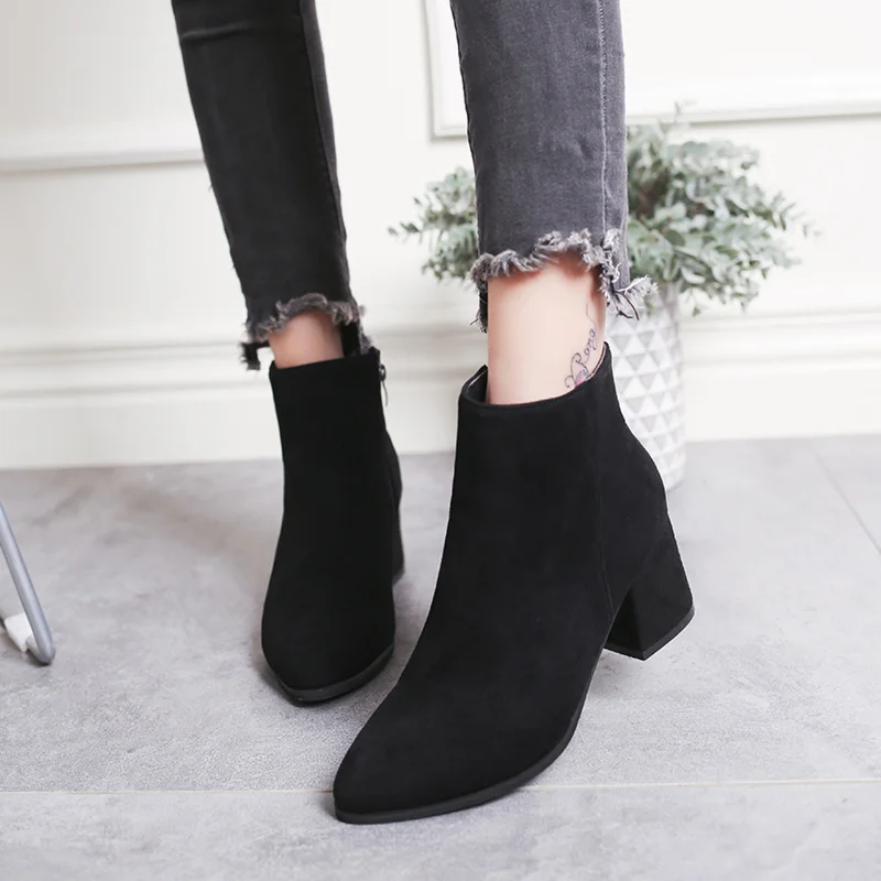 

Женские замшевые ботинки на молнии на высоком каблуке с острым носком, короткие модные женские ботинки на толстом каблуке, короткие ботинки...