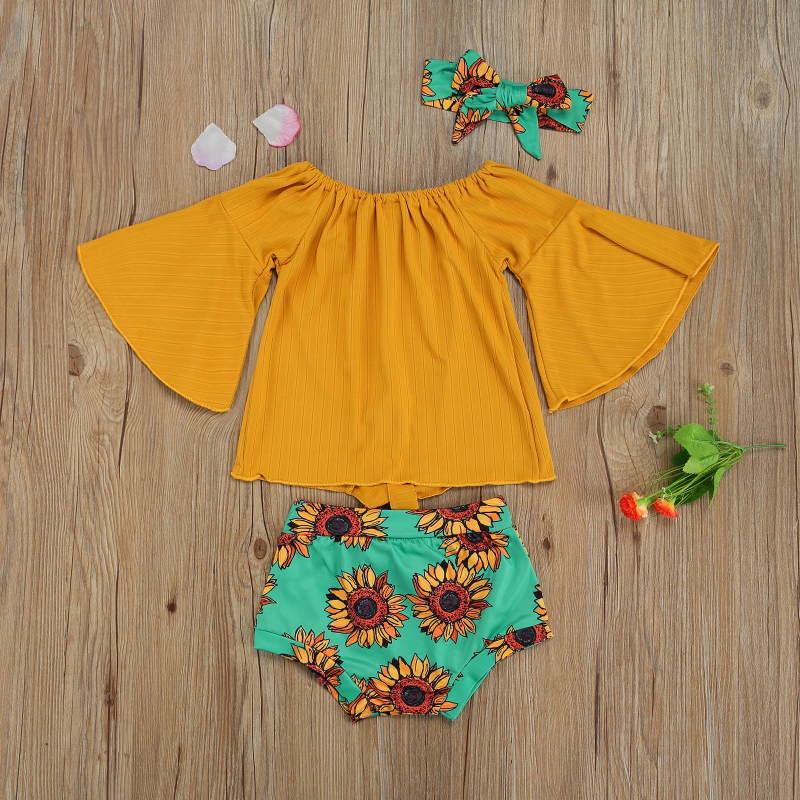

3Pcs Little Girls Outfit, Summer Sweet Style Off Shoulder Flare Sleeve Lace Up Top + Leopard Print Tassels Shorts + Bow Headwear