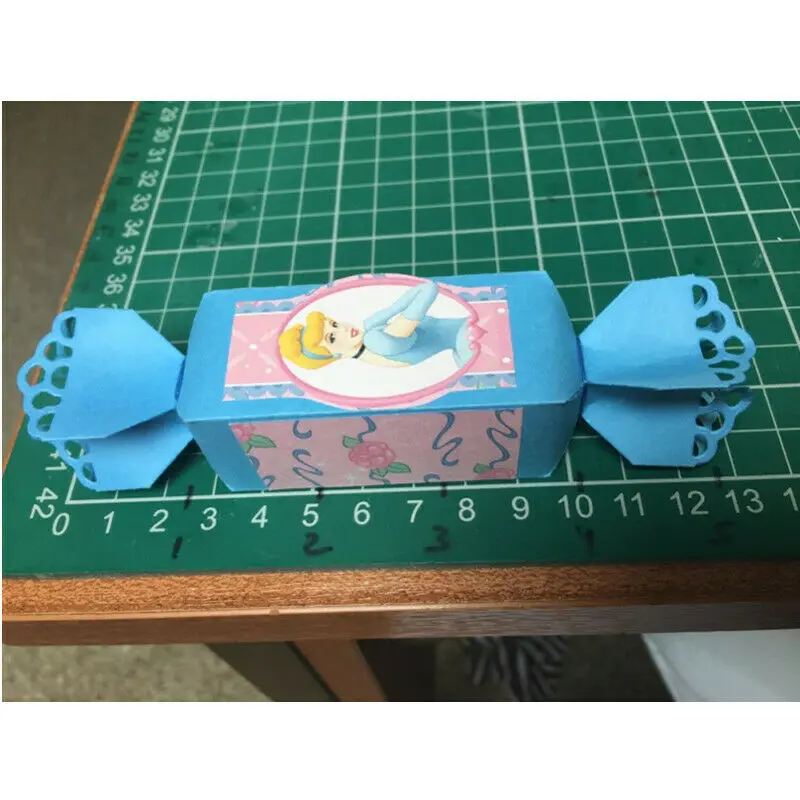 2019 новые вырезанные штампы милая коробка для конфет металлические рельефная