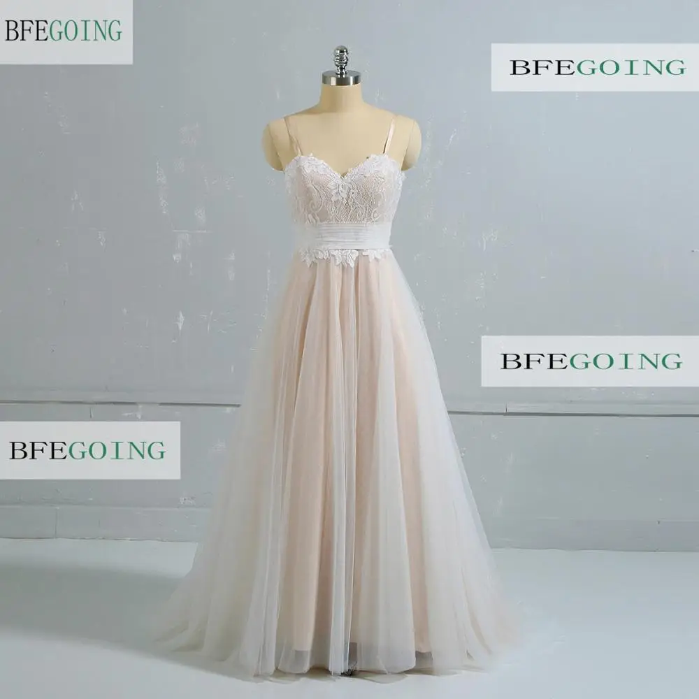 Тюлевое кружевное ТРАПЕЦИЕВИДНОЕ свадебное платье на тонких бретельках без