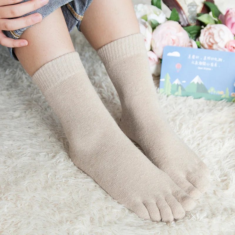

Winter Toe socks ladies wool socks solid color thick women's jogging snowboarding Camping & Hiking