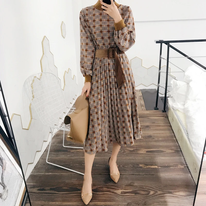 Платье Макси женское весеннее в клетку с круглым вырезом и рукавами