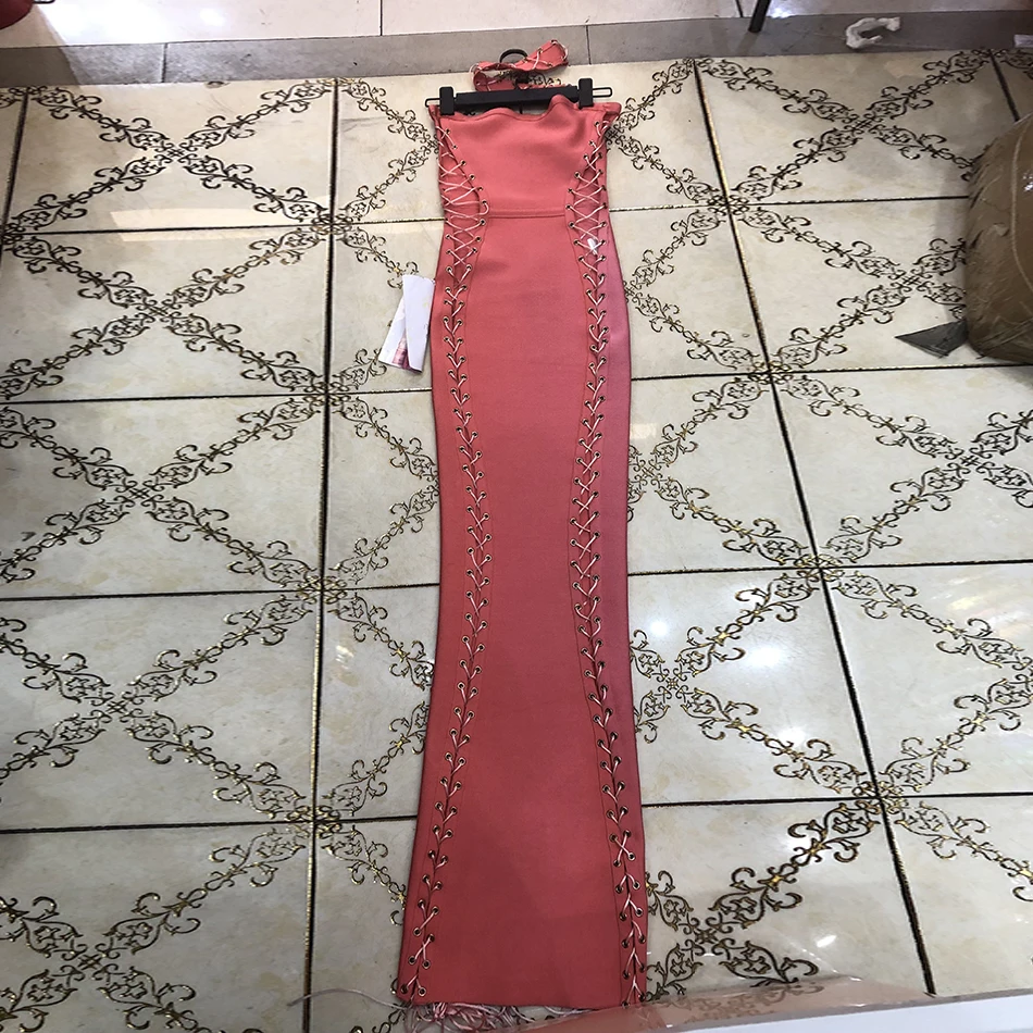 Женское Бандажное платье без бретелек кораллово Красное ажурное Клубное