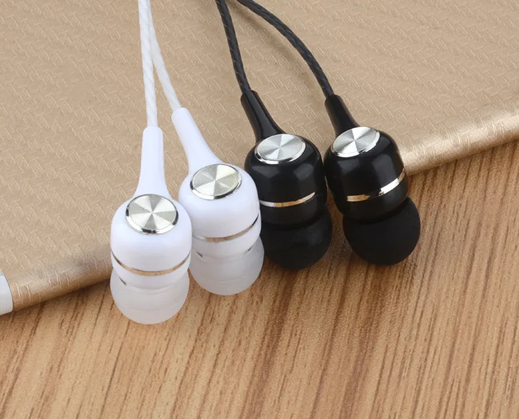 

2020 New Sport Earphone wholesale Wired Super Bass 3.5mm Crack Colorful Headset Earbud with Microphone Hands Free for