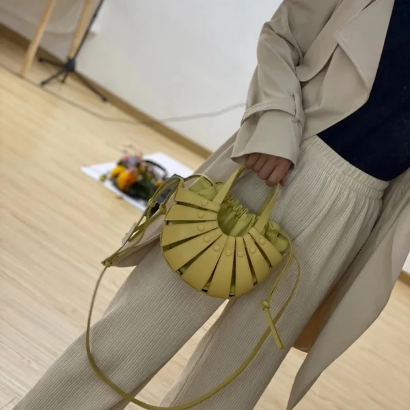 

Fashion Handbag Cow Leather Messenger Bag Lady Vegetable Basket Bucket Bag Retro Half Moon Crossbody Bag for Women 2021
