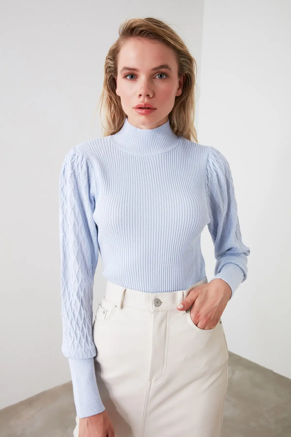 

Trendyol Sleeve Mesh Detailed Knitwear Sweater TWOAW21KZ0977