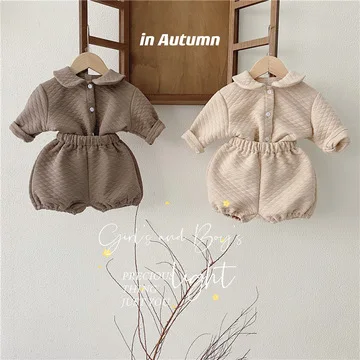 

2022Ins Autumn and Winter New Korean Infants and Toddlers Baby Diamond Lattice Doll Collar Cardigan Tops Bag Shorts 2-piece Suit