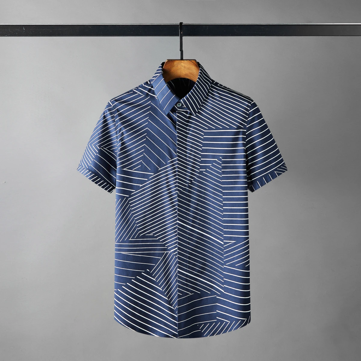 

Рубашка мужская приталенная с короткими рукавами, модная блуза с асимметричными полосками, повседневная, для вечеринок, большие размеры 4xl