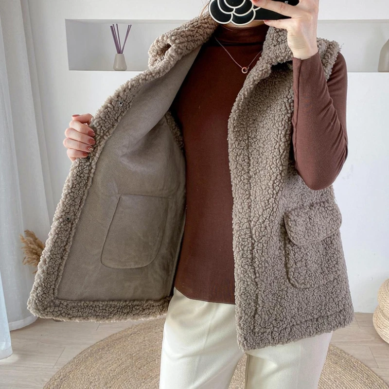 

Женский зимний жилет из овечьей шерсти, с отложным воротником и скрытыми пуговицами, с карманами