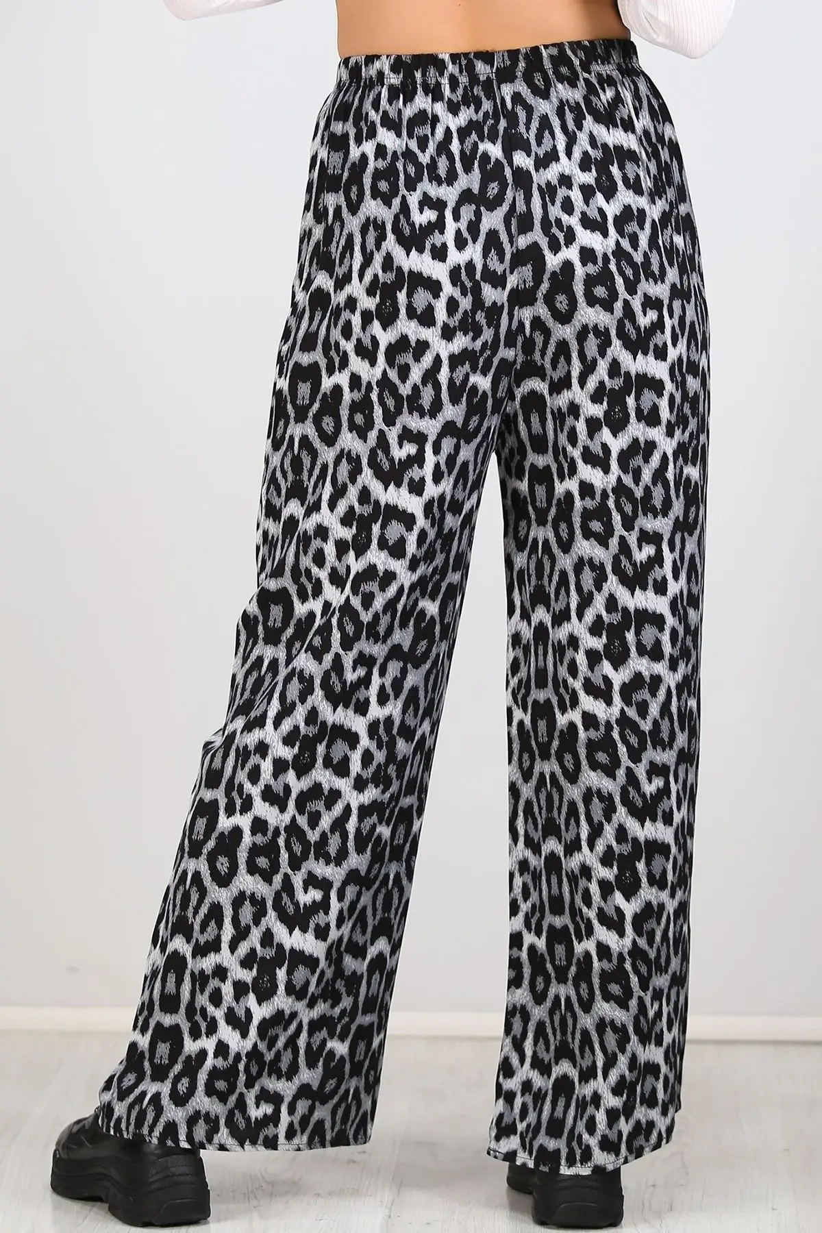 

Woven Baggy Pants Siyahleo
