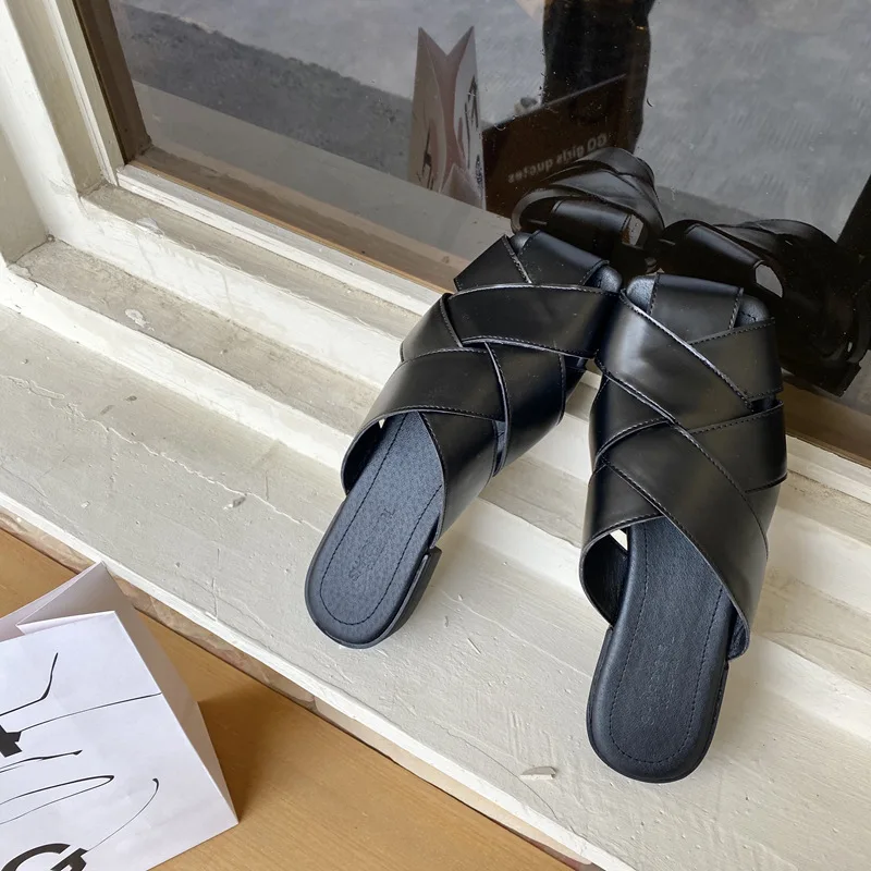 

Female Shoes Womens Slippers Outdoor Fretwork Heels Luxury Slides Cover Toe Low 2021 Designer Square Soft Flat PU Basic Fabric C