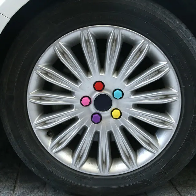 20 шт 17 мм Горячая низкая цена силиконовые колесные гайка с болтом крышка крышки