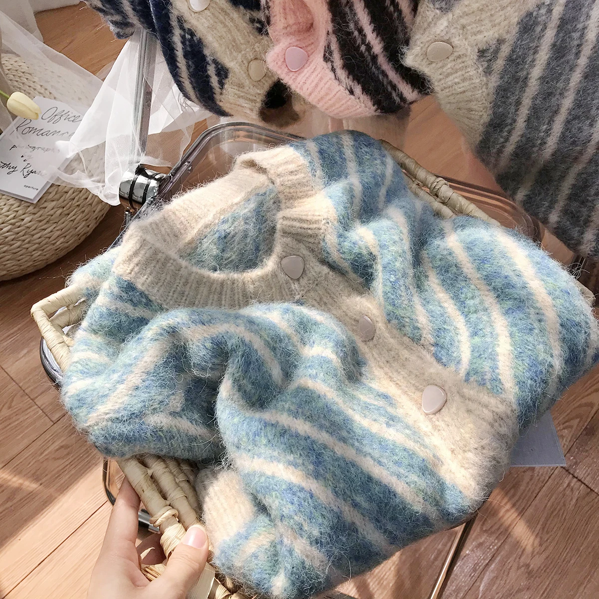 

2021 Autumn and Winter Women's Korean Fashion Striped Knitted Cardigan Sweater Round Neck Thick Outer Wear Short Sweater Jacket