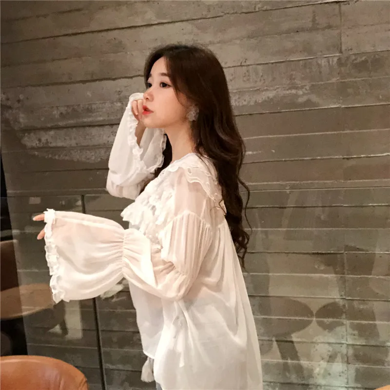 Женские кружевные топы с v образным вырезом белые свободные расклешенным рукавом