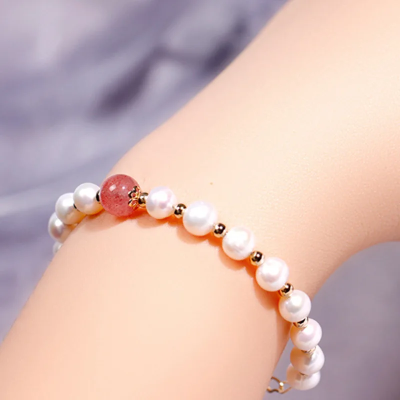 

New 14K Gold Fresh Water Pearl Strawberry Crystal Bracelet Simple Gift Bracelet Small Bestie Hand Ornaments