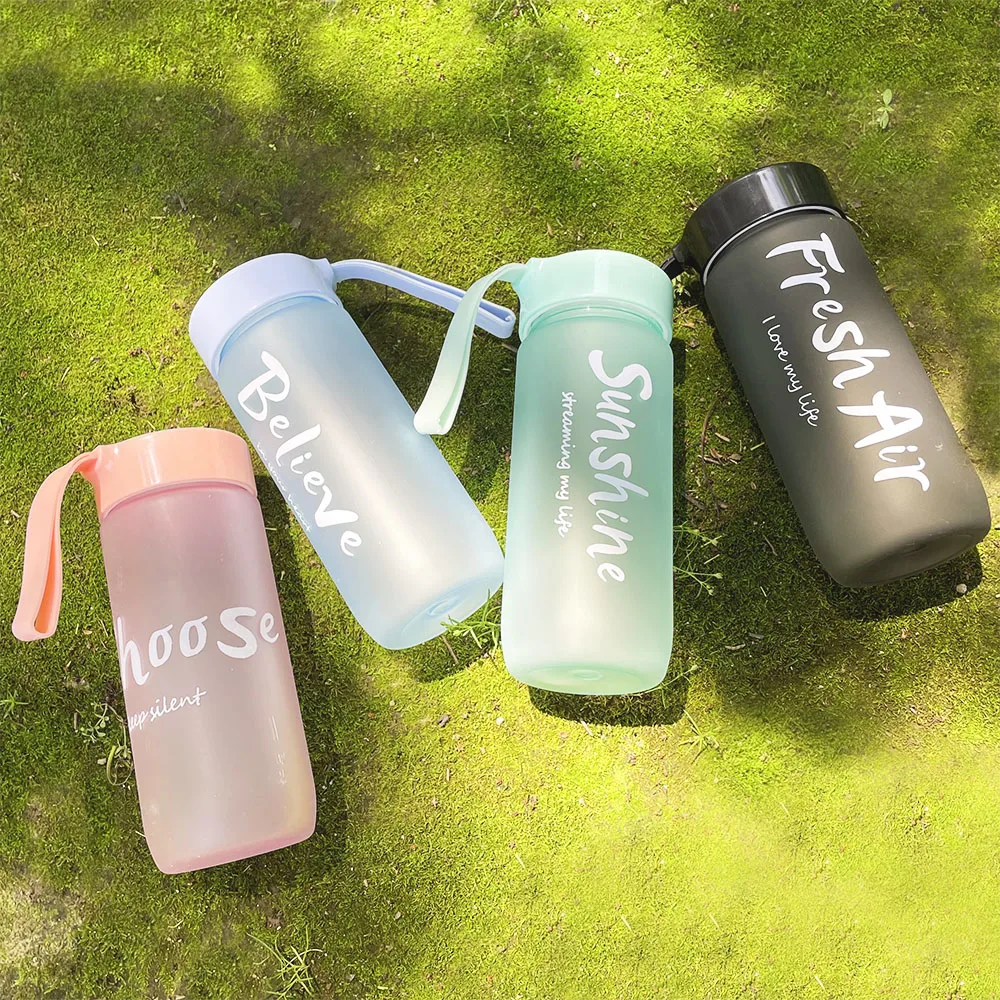 

Hot Sports Water Bottle 550ML Protein Shaker Outdoor Travel Portable Leakproof Drinkware Plastic Bottle BPA Free