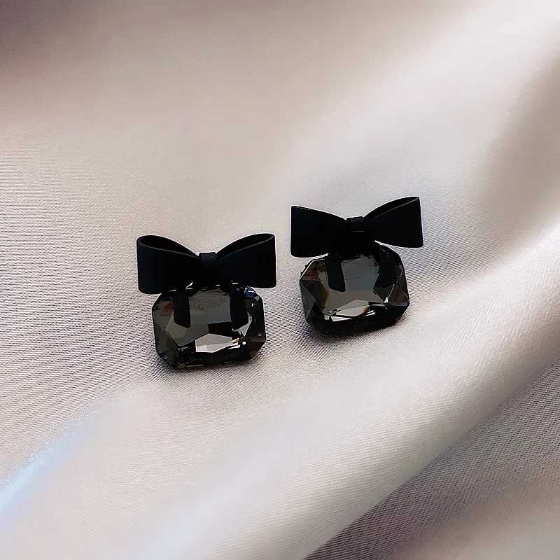 

Mysterious Black Bow Sexy Square Glass Pendant Dangle Earrings For Woman 2021 New Fashion Korean Jewelry girls Unusual Earrings