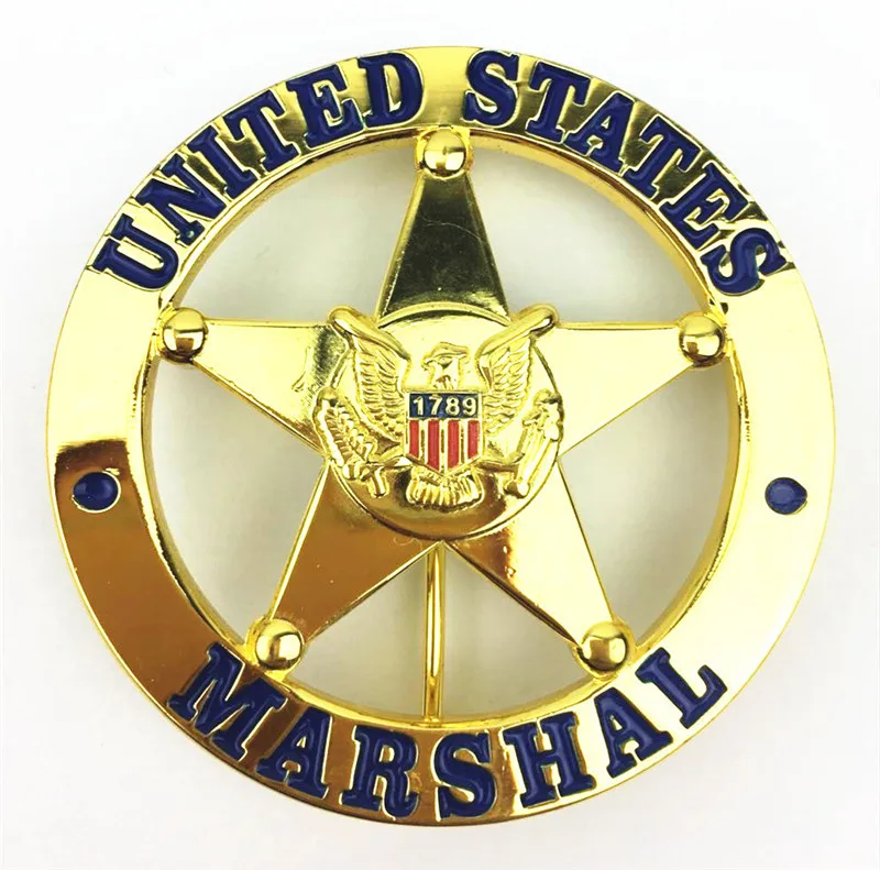 Золотистый/серебристый металлический значок известного представителя команды