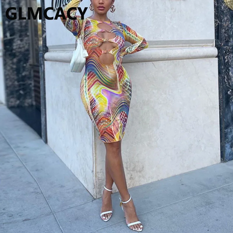 

Женское облегающее платье миди с длинным рукавом и вырезами