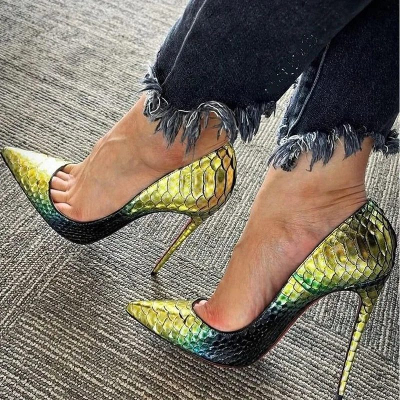 

Sexy Iridescent Snakeskin High Heel Pumps Python Gradient Color Stiletto Heels Dress Shoes Pointed Toe 12CM Banquet Party Shoes