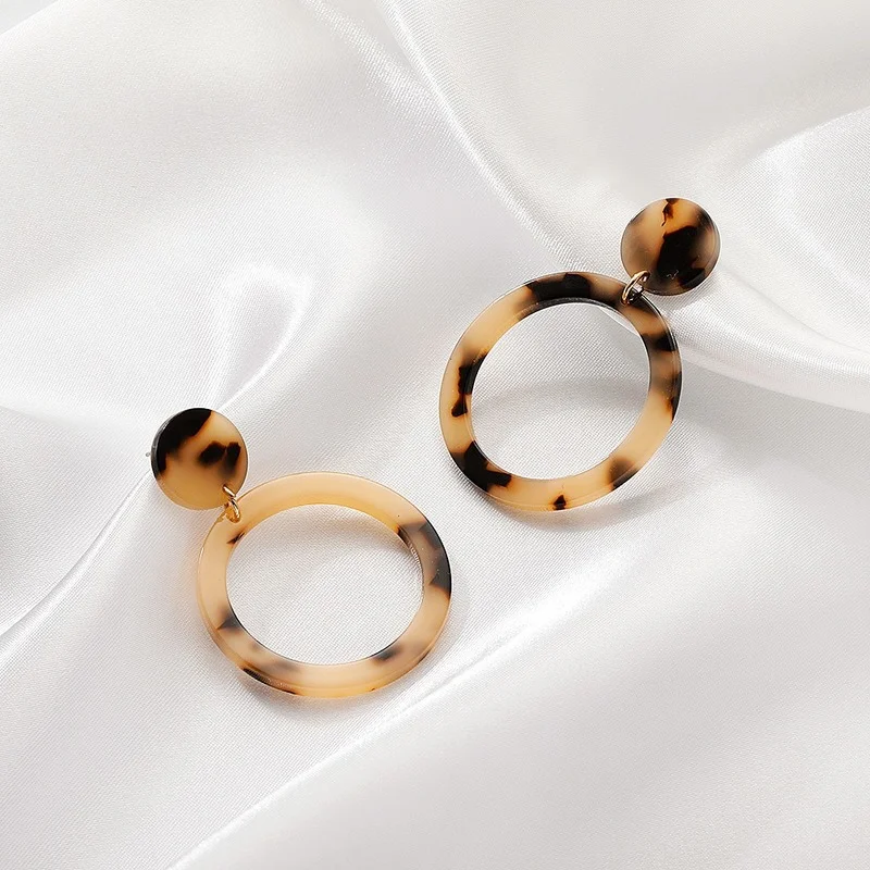 

Origin Summer Temperament Arcylic Leopard Circle Dangle Earring for Women Hollow Out Geometric Resin Vintage Earring Jewelry