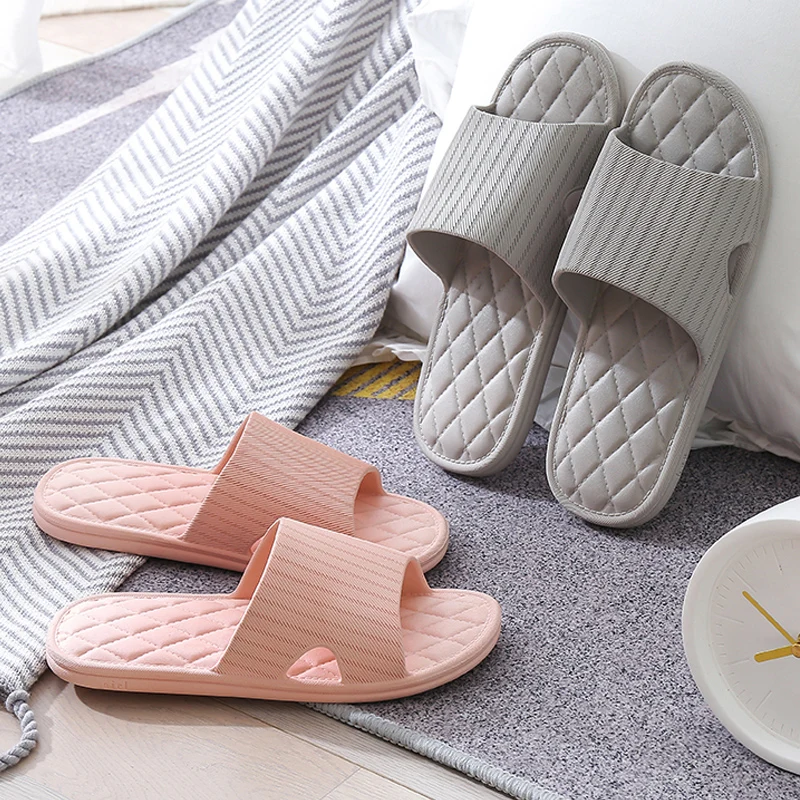 

2021 New Slippers Women Summer Thick Bottom Indoor Home Couples Home Bathroom Non-slip Soft Ins Tide To Wear Cool Slippers